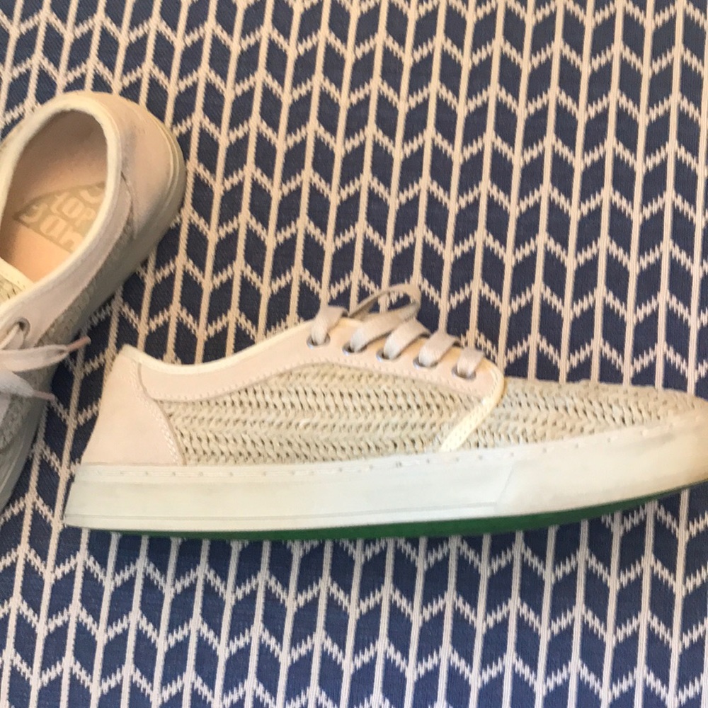 Shoes - Picture 2 of 3